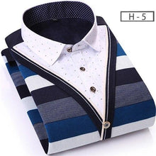Load image into Gallery viewer, 2020 Winter Thicken Men Shirt Fake two pieces Casual Man Shirts Stripe Contrast Color Men Business Shirt Warm Soft Shirt YN10551