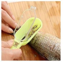 Load image into Gallery viewer, Fish Scales Graters Scraper Fish Cleaning Tool Scraping Scales Device with Cover Home Kitchen Cooking Fishing Tool Pesca Tackle