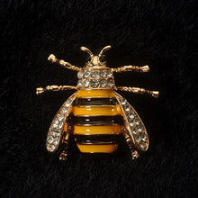 Load image into Gallery viewer, Insect Bee Brooches Pines Metalicos Enamel Pins Metal Insect Brooche Banquet Broche Gift Hat Scarf Collar Cuff Pins