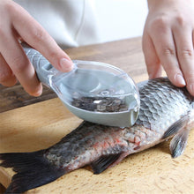 Load image into Gallery viewer, Fish Scales Graters Scraper Fish Cleaning Tool Scraping Scales Device with Cover Home Kitchen Cooking Fishing Tool Pesca Tackle
