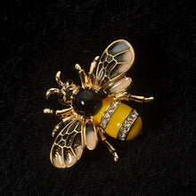 Load image into Gallery viewer, Insect Bee Brooches Pines Metalicos Enamel Pins Metal Insect Brooche Banquet Broche Gift Hat Scarf Collar Cuff Pins
