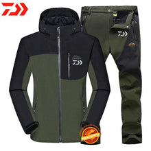 Load image into Gallery viewer, Man Winter Waterproof Fishing Clothes Warm Softshell Fleece Hiking DAIWA Fishing Clothing Outdoor Trekking Fishing Jacket Set
